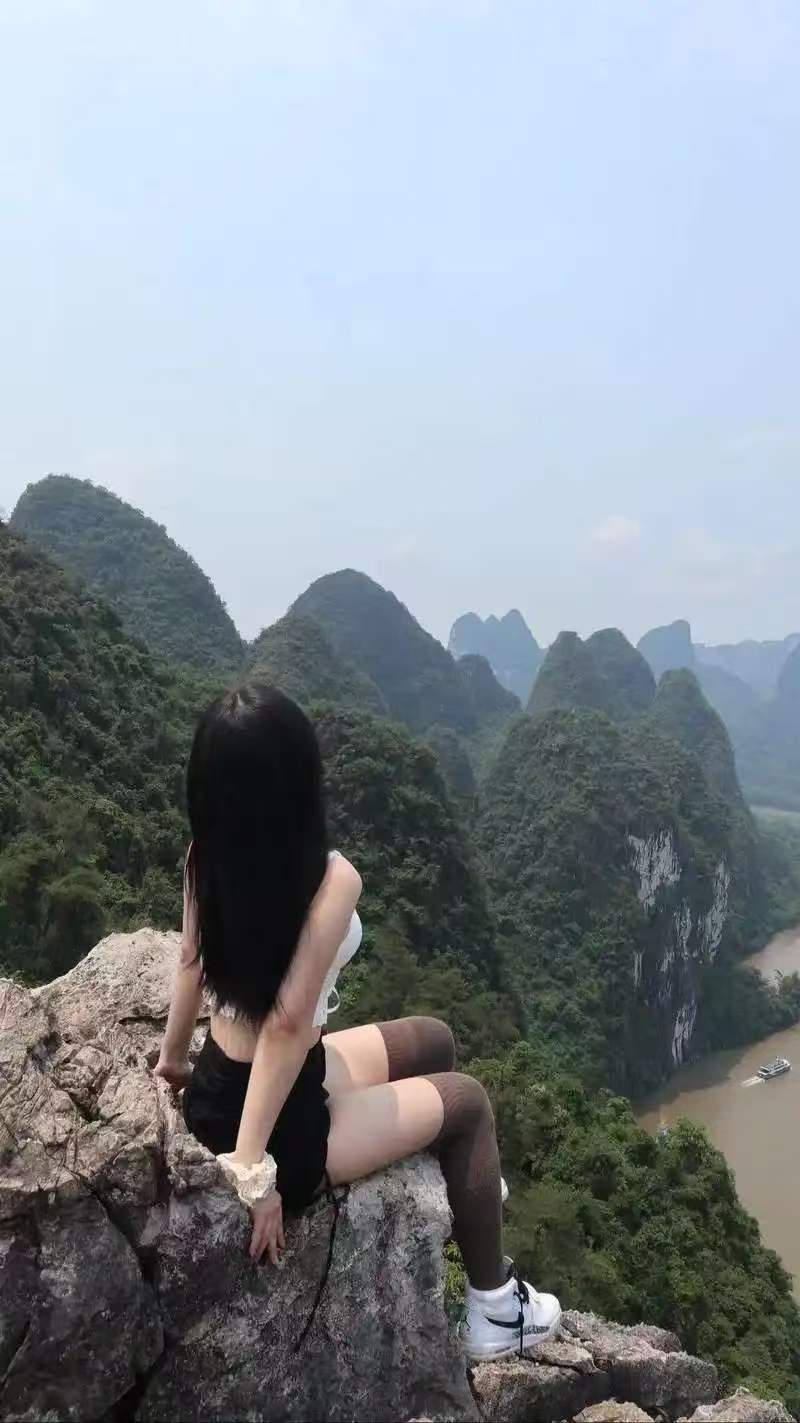 户外爬山